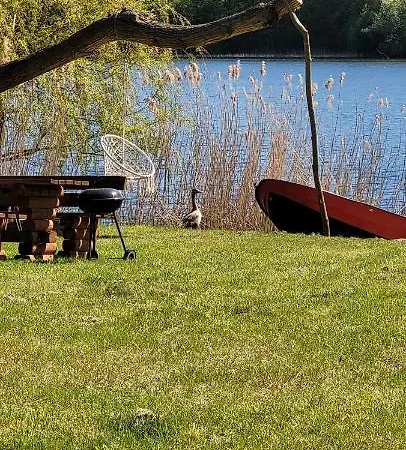 Dom Nad Jeziorem Dom wakacyjny *